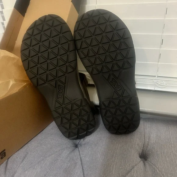 Teva Men's Brown Sandals - Picture 3 of 6